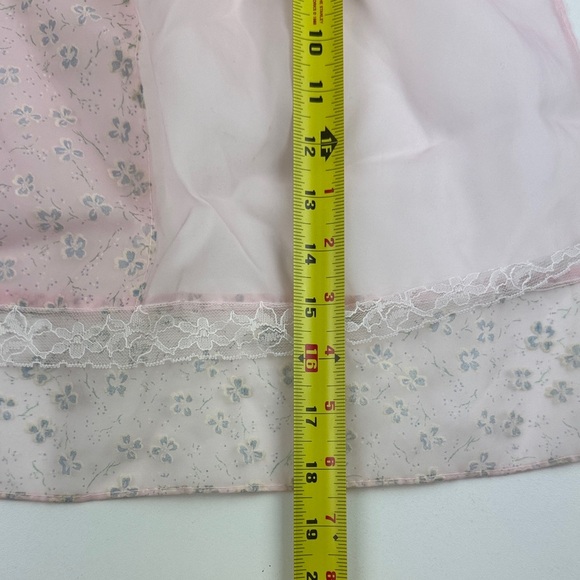 Elegant Sheer Pink Kitchen Apron with Faint Floral Pattern on Pocket & Hem - Picture 7 of 8